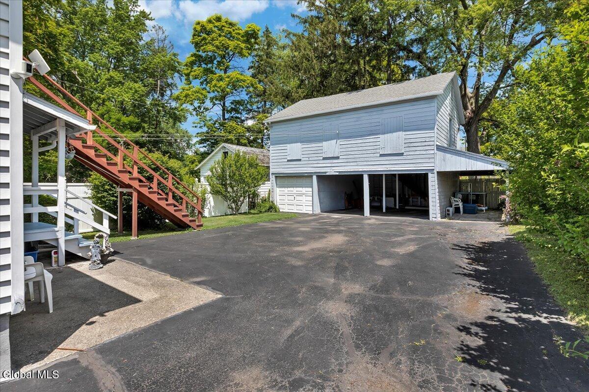 10 Oakwood Boulevard Hudson NY 12534