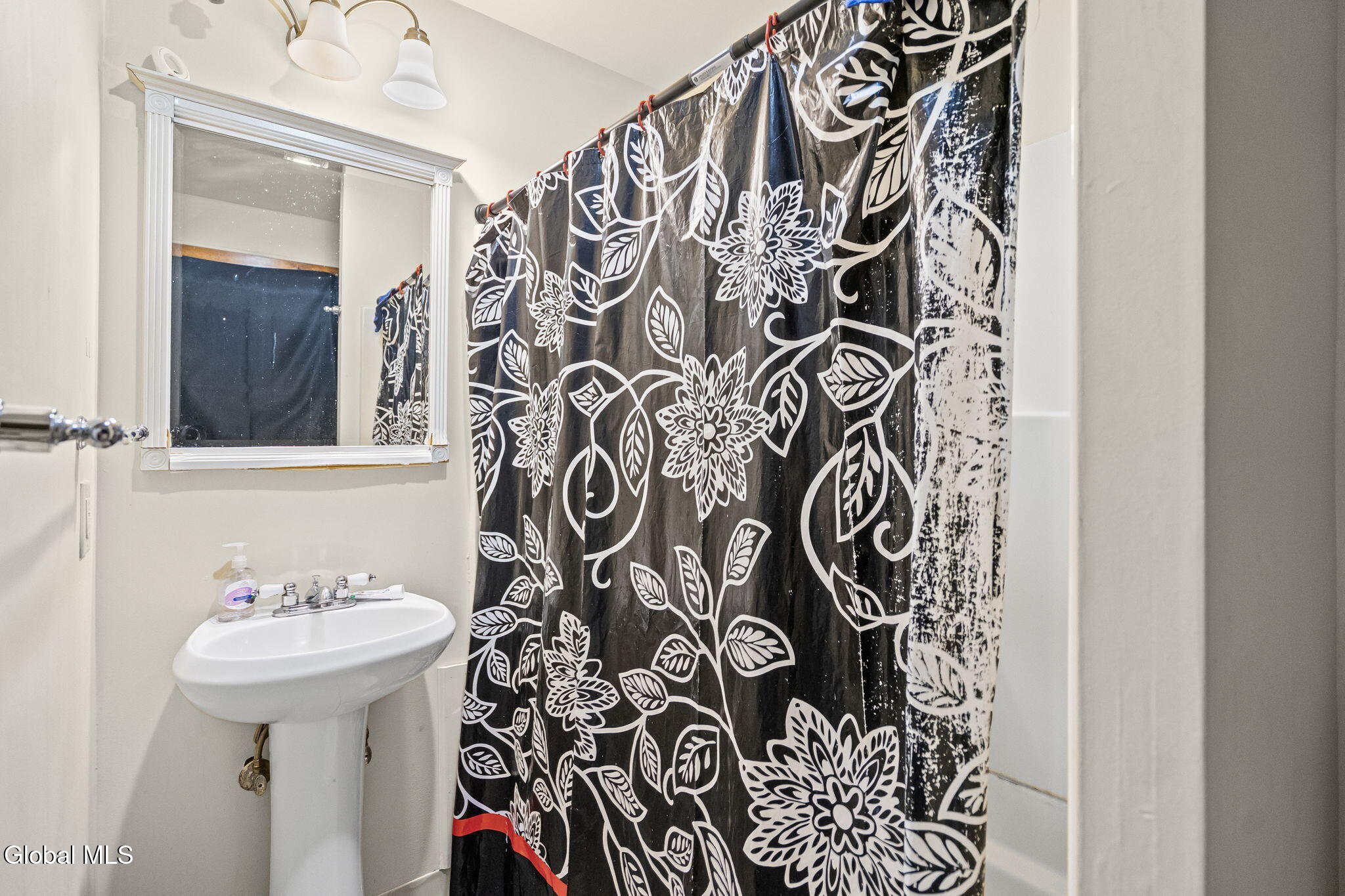 22 108th Street Troy NY 12182