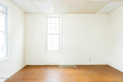 6 Harvard Street Schenectady NY 12304