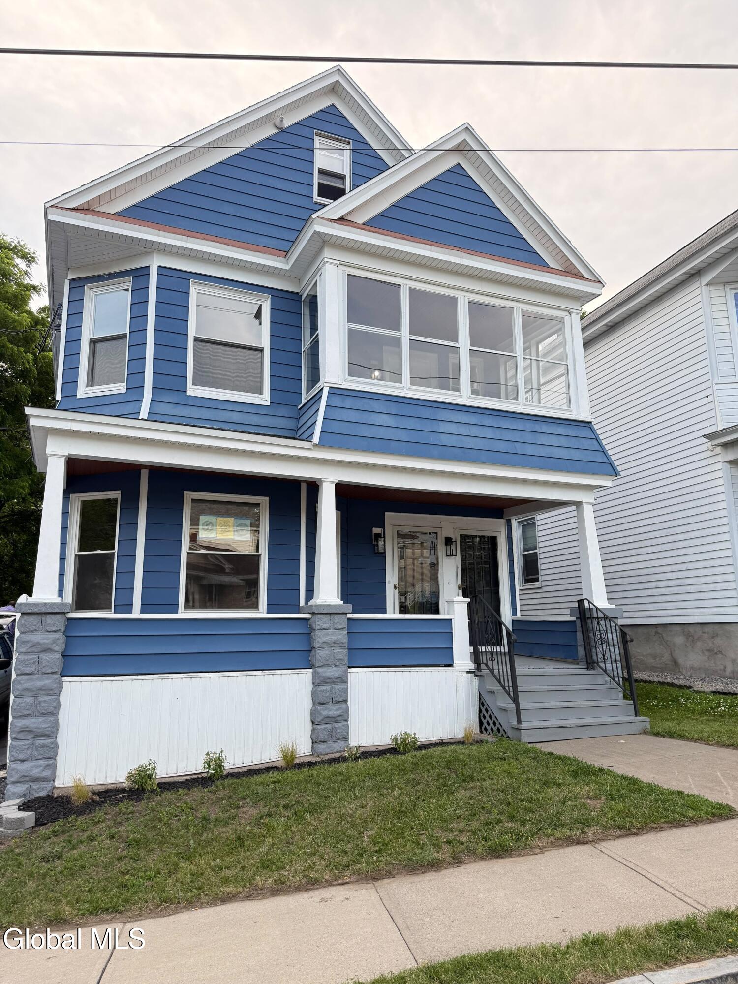 12 Lomasney Avenue Schenectady NY 12308