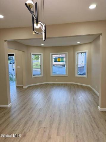 12 Lomasney Avenue Schenectady NY 12308