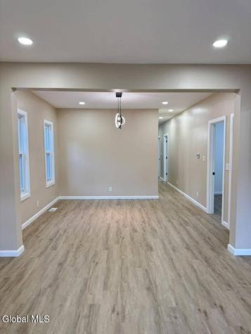 12 Lomasney Avenue Schenectady NY 12308