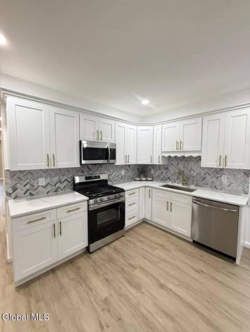 12 Lomasney Avenue Schenectady NY 12308