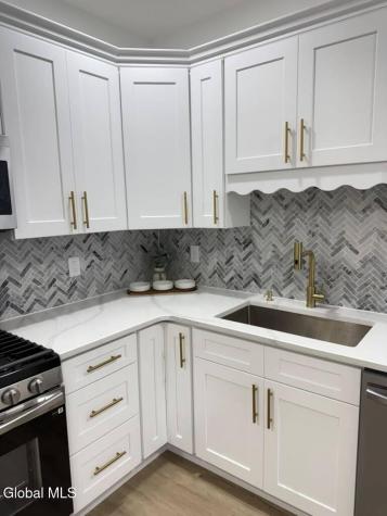 12 Lomasney Avenue Schenectady NY 12308