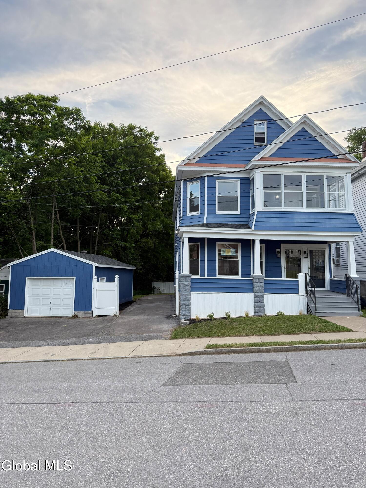 12 Lomasney Avenue Schenectady NY 12308