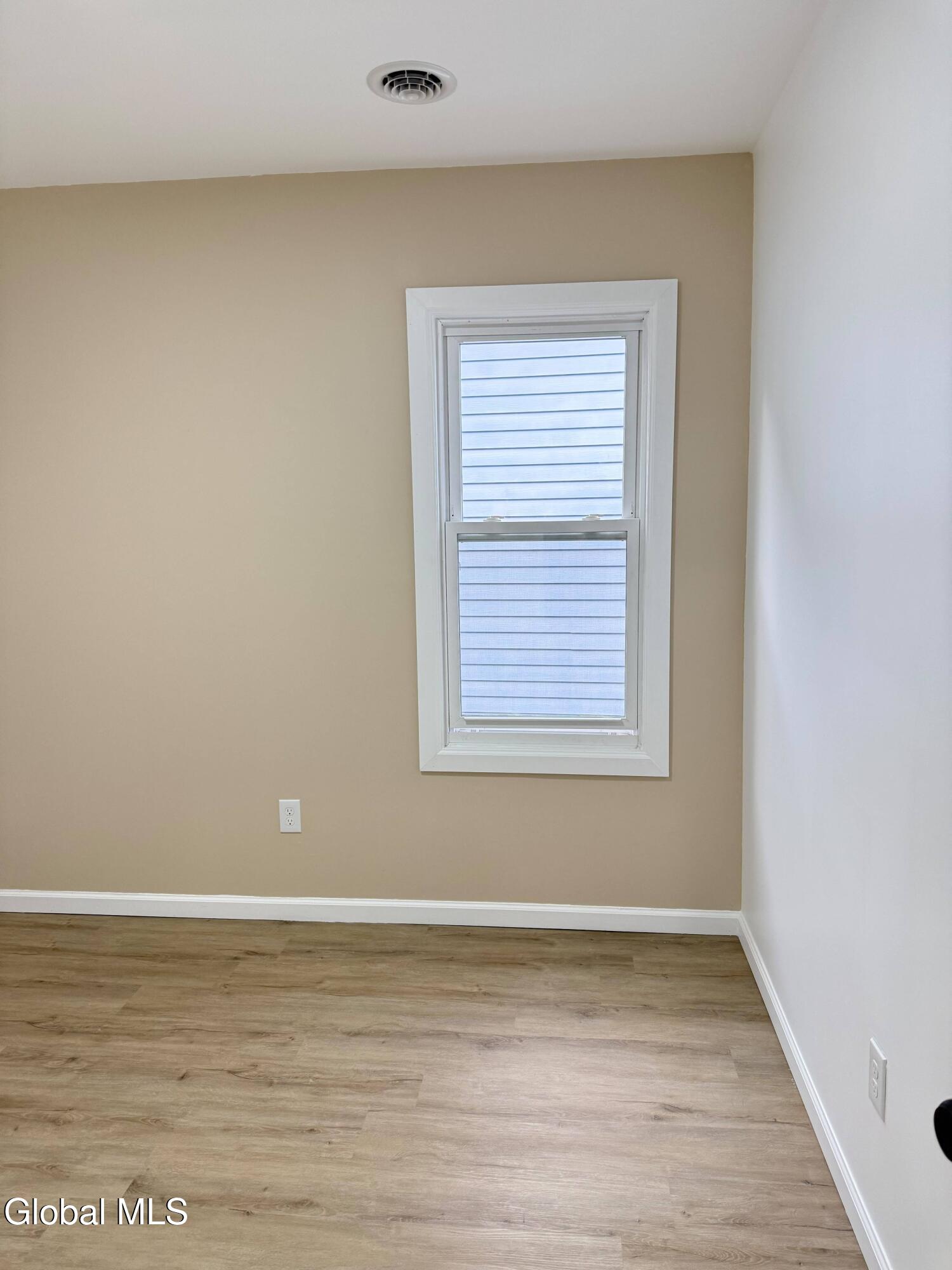12 Lomasney Avenue Schenectady NY 12308