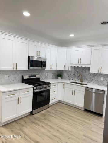 12 Lomasney Avenue Schenectady NY 12308