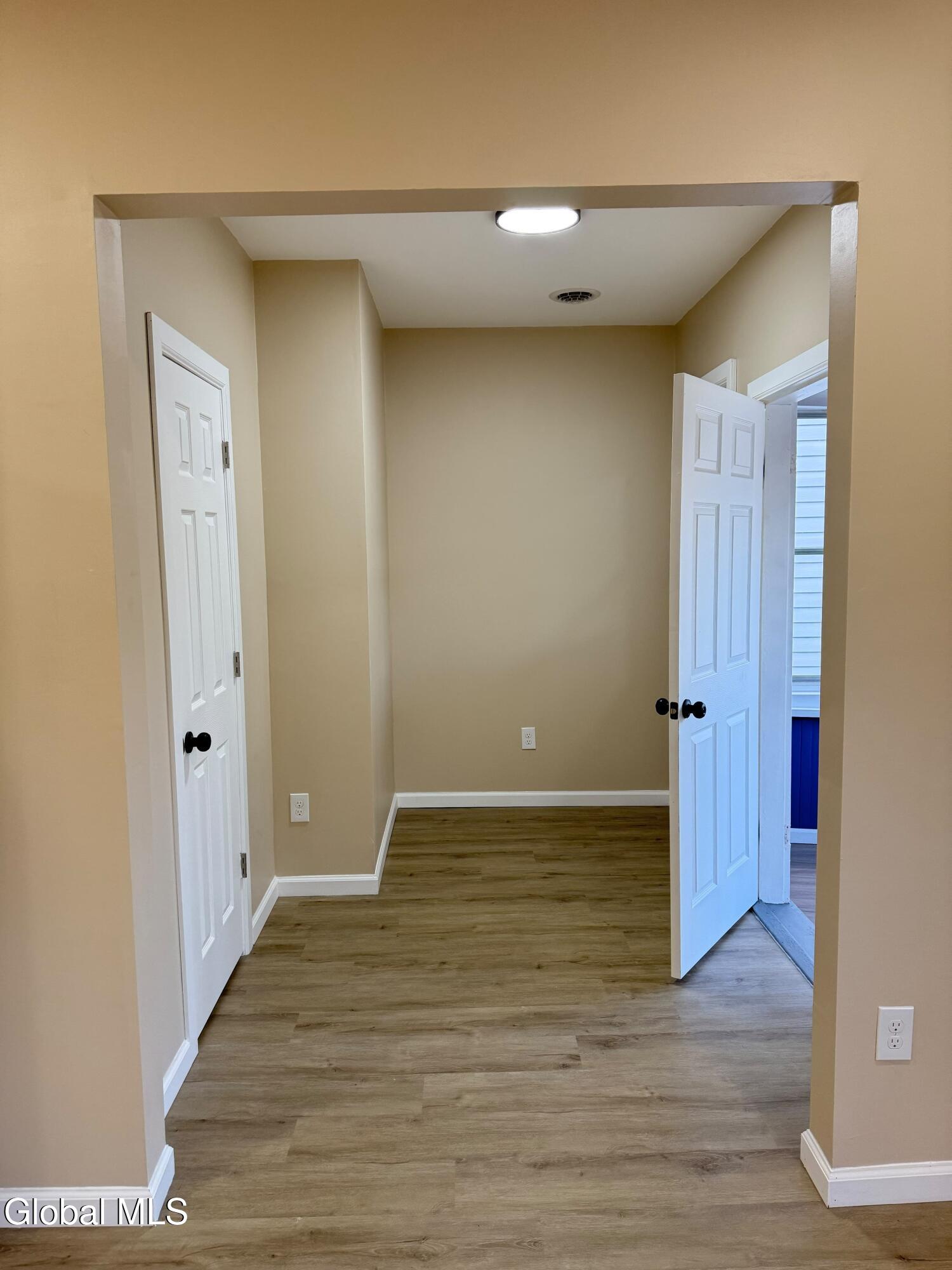 12 Lomasney Avenue Schenectady NY 12308