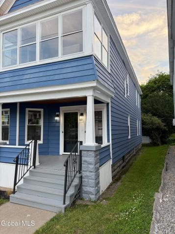 12 Lomasney Avenue Schenectady NY 12308