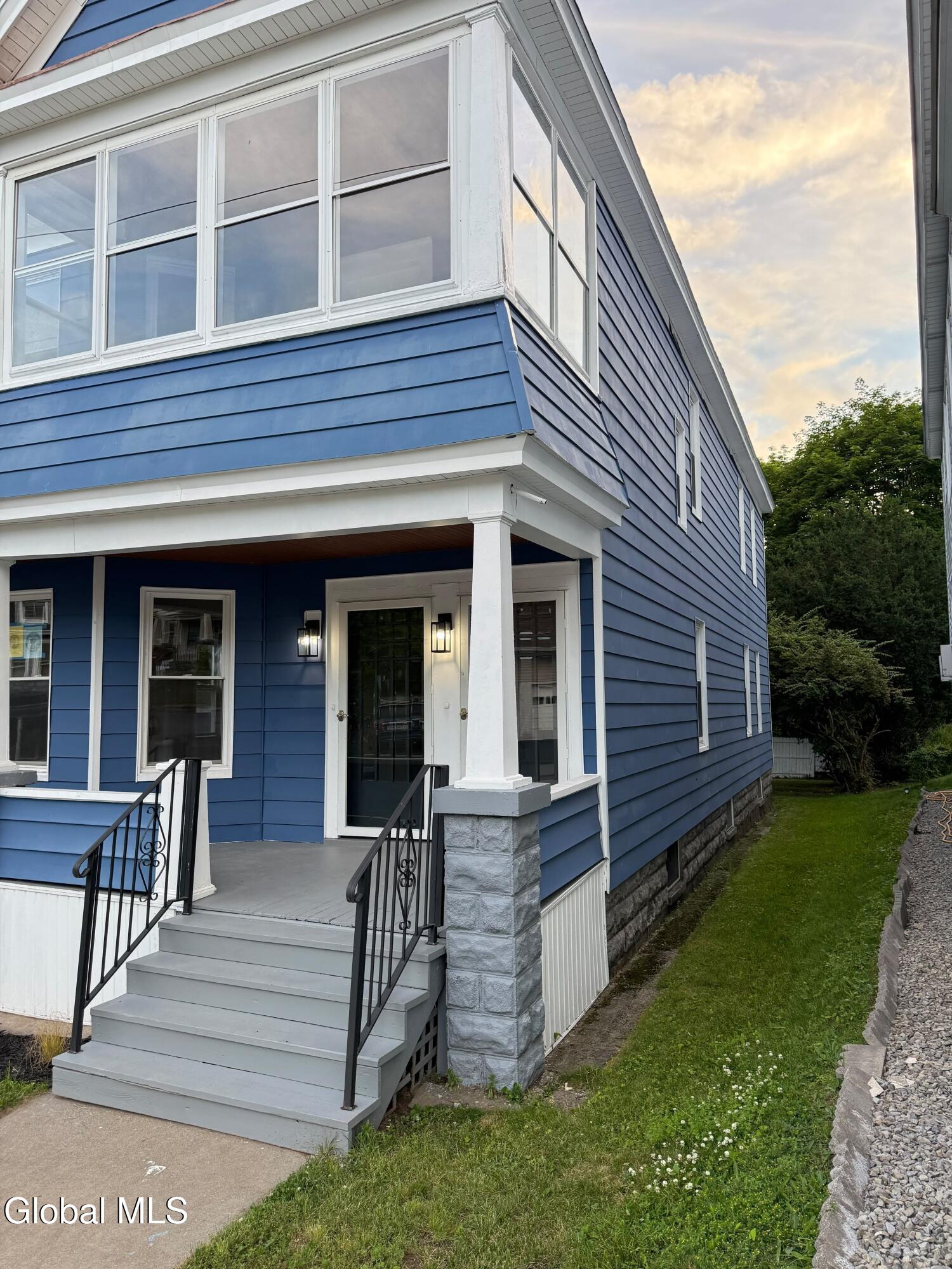 12 Lomasney Avenue Schenectady NY 12308