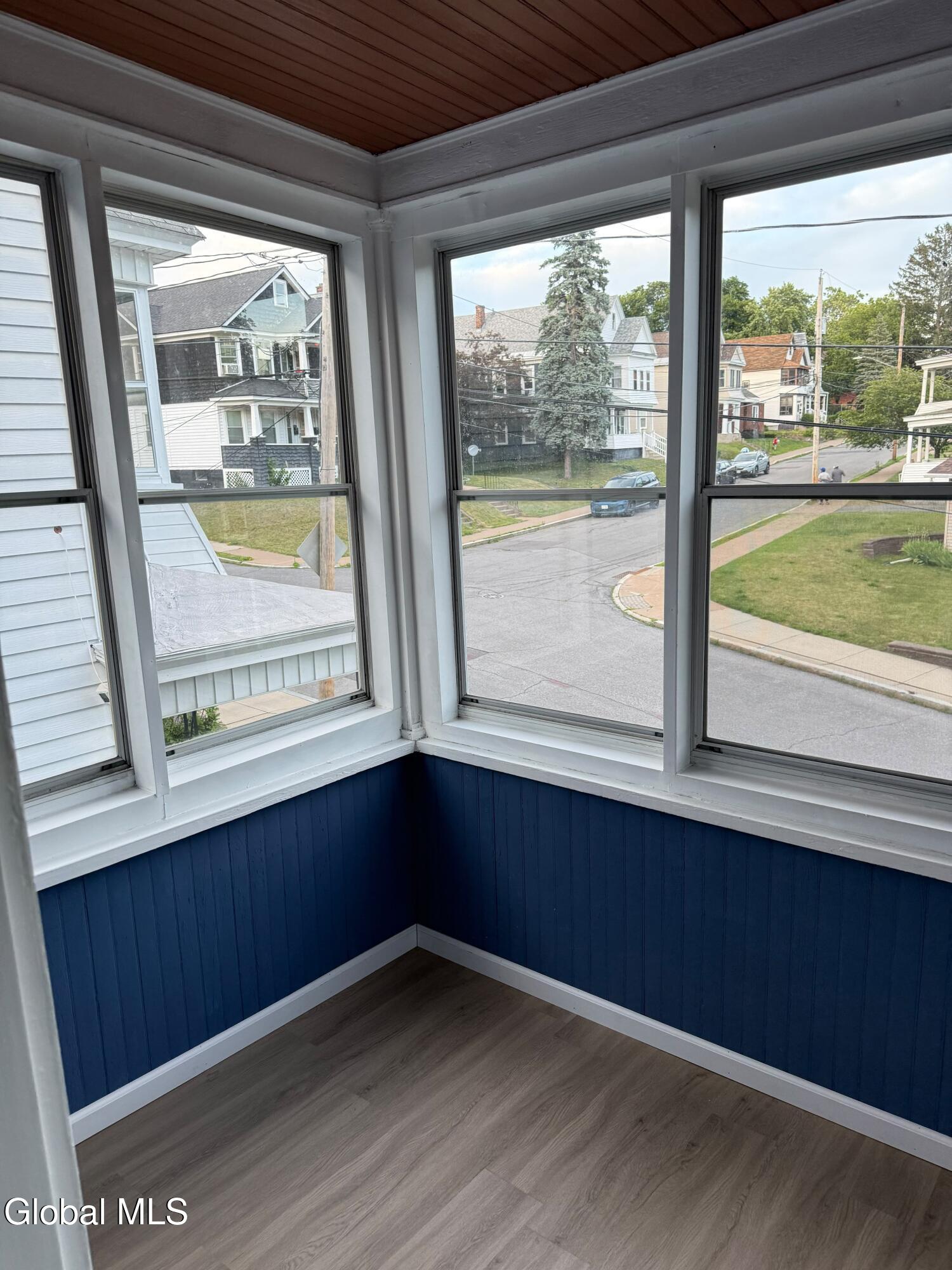 12 Lomasney Avenue Schenectady NY 12308