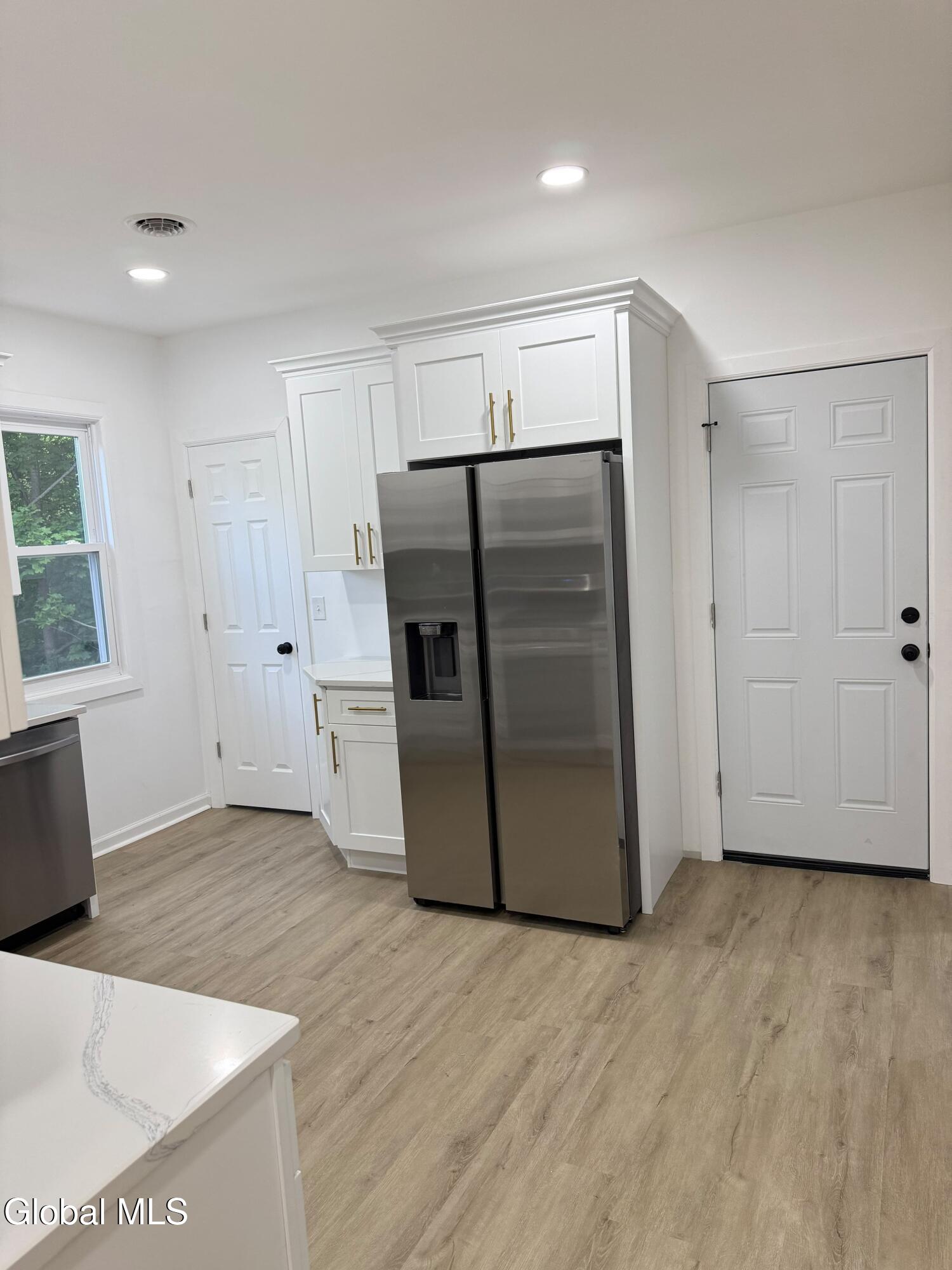 12 Lomasney Avenue Schenectady NY 12308