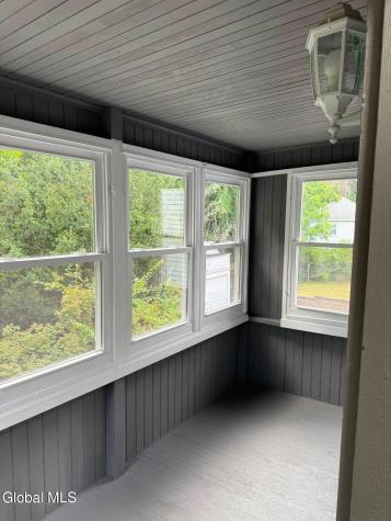 12 Lomasney Avenue Schenectady NY 12308