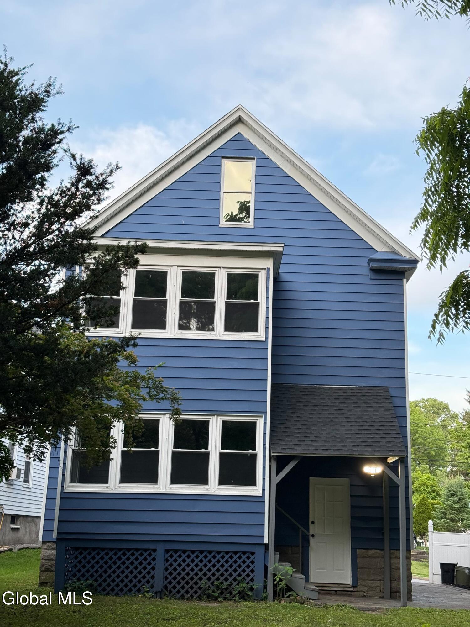 12 Lomasney Avenue Schenectady NY 12308