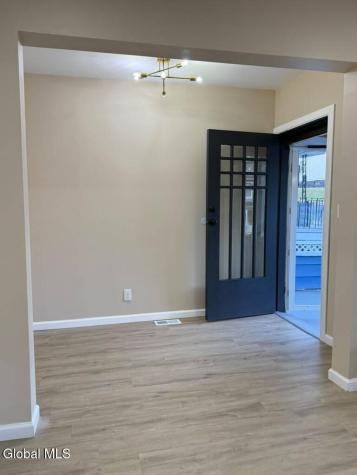 12 Lomasney Avenue Schenectady NY 12308