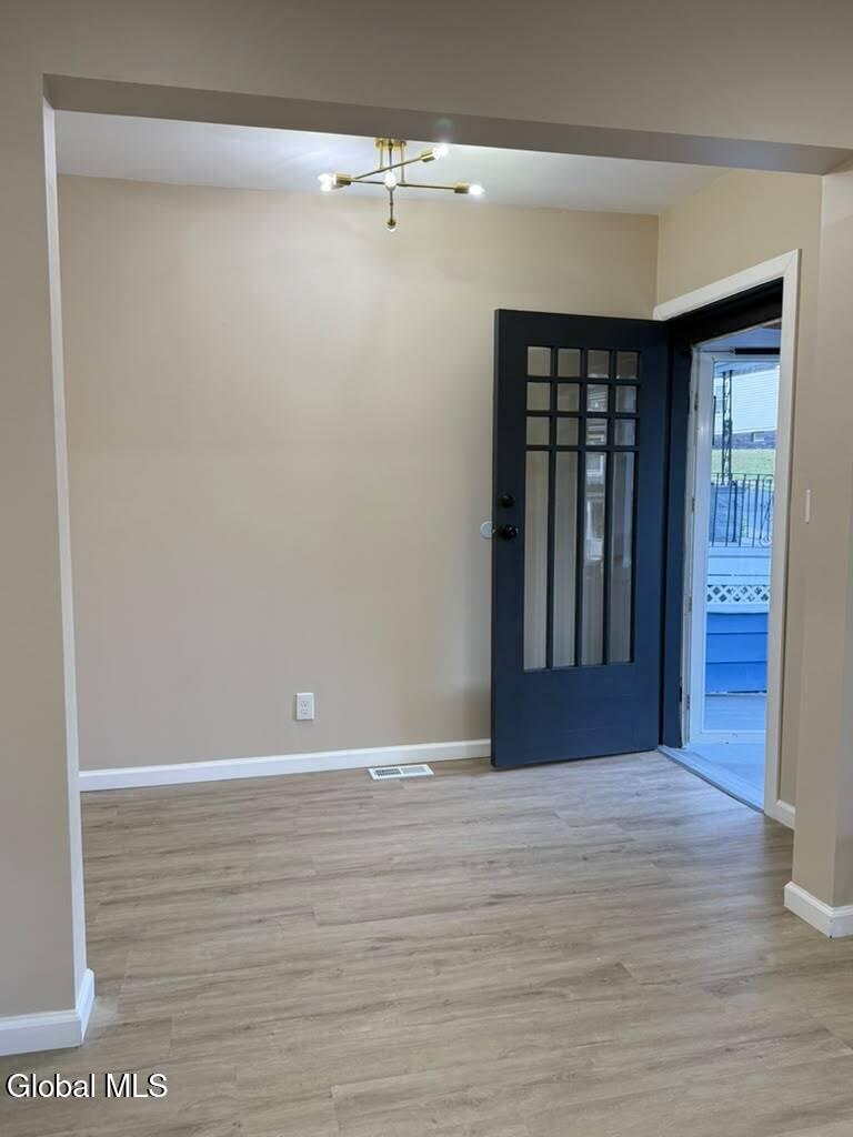 12 Lomasney Avenue Schenectady NY 12308
