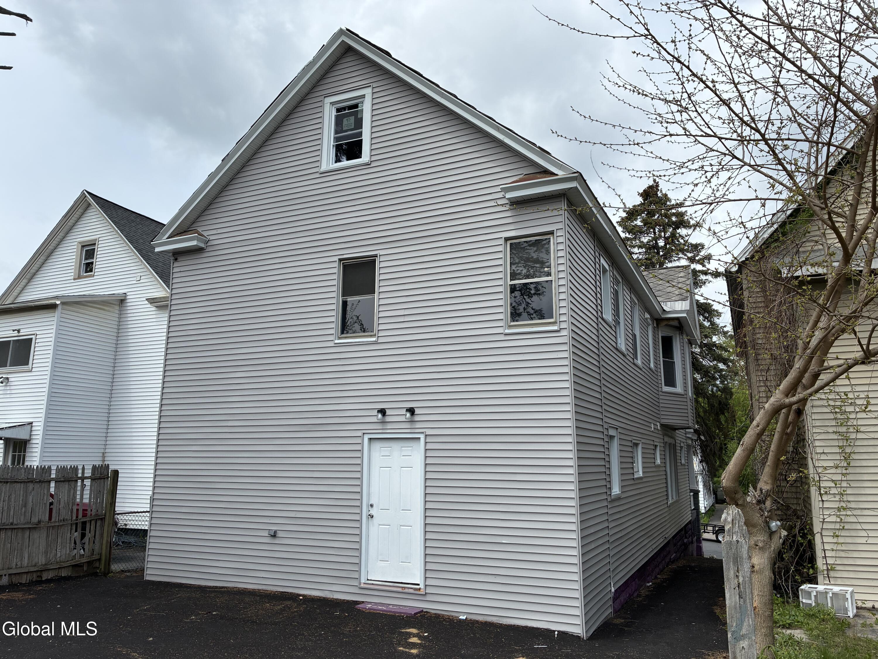 1027 2nd Avenue Schenectady NY 12303