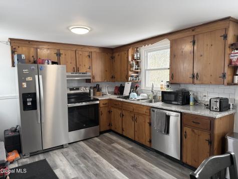 236 Glenmont Road Glenmont NY 12077