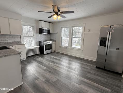 236 Glenmont Road Glenmont NY 12077