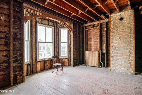 744 Warren Street Hudson NY 12534