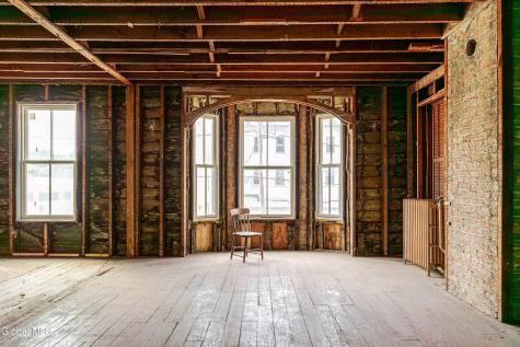 744 Warren Street Hudson NY 12534