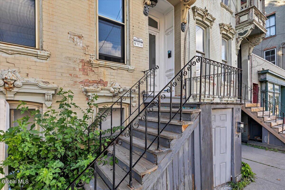 99 Lark Street Albany NY 12210