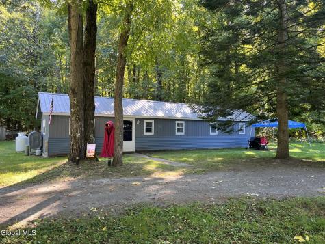 326 Middle Road Crown Point NY 12928