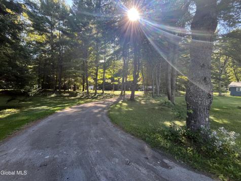 326 Middle Road Crown Point NY 12928
