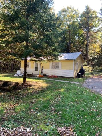 326 Middle Road Crown Point NY 12928