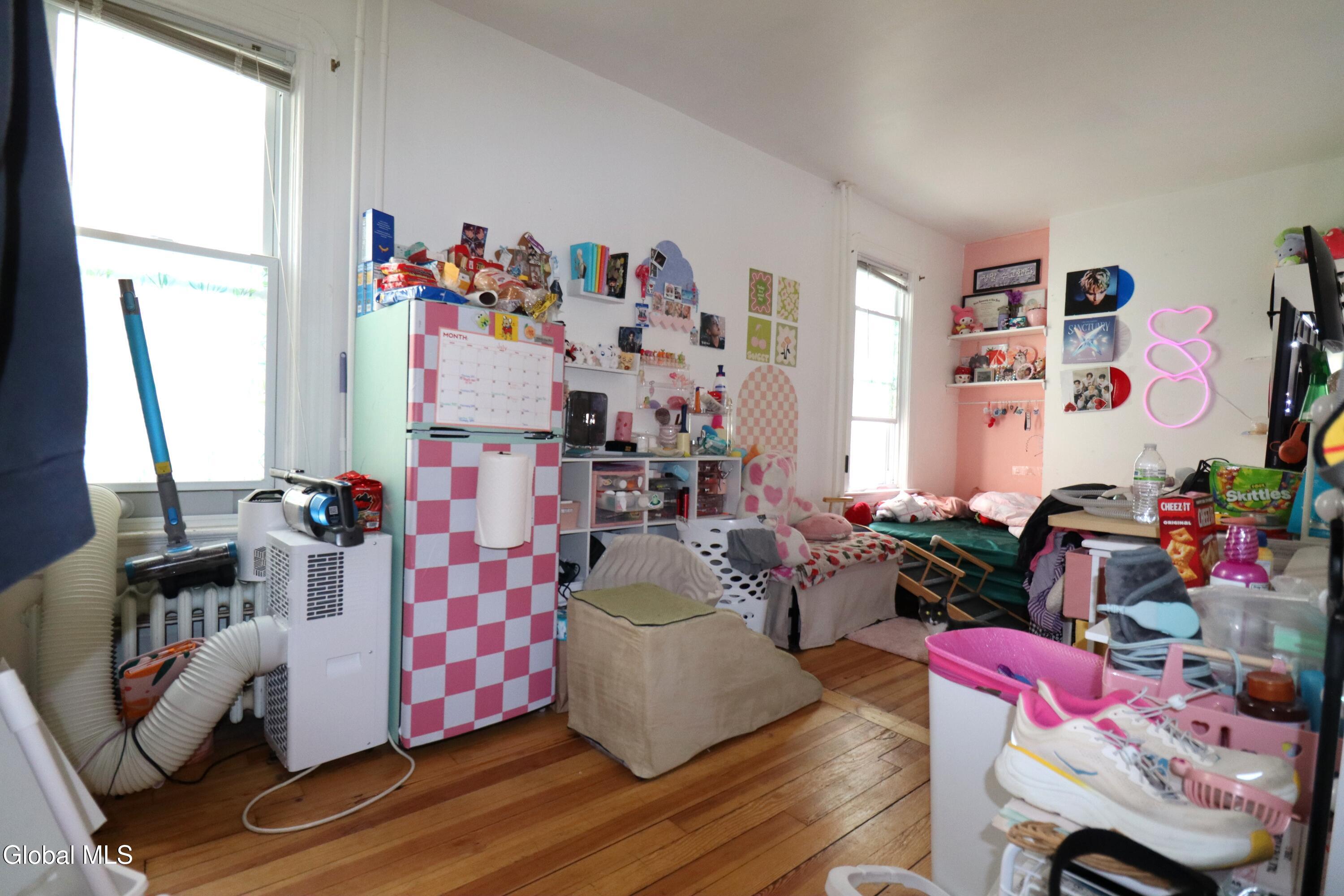 242 Park Place Schenectady NY 12305