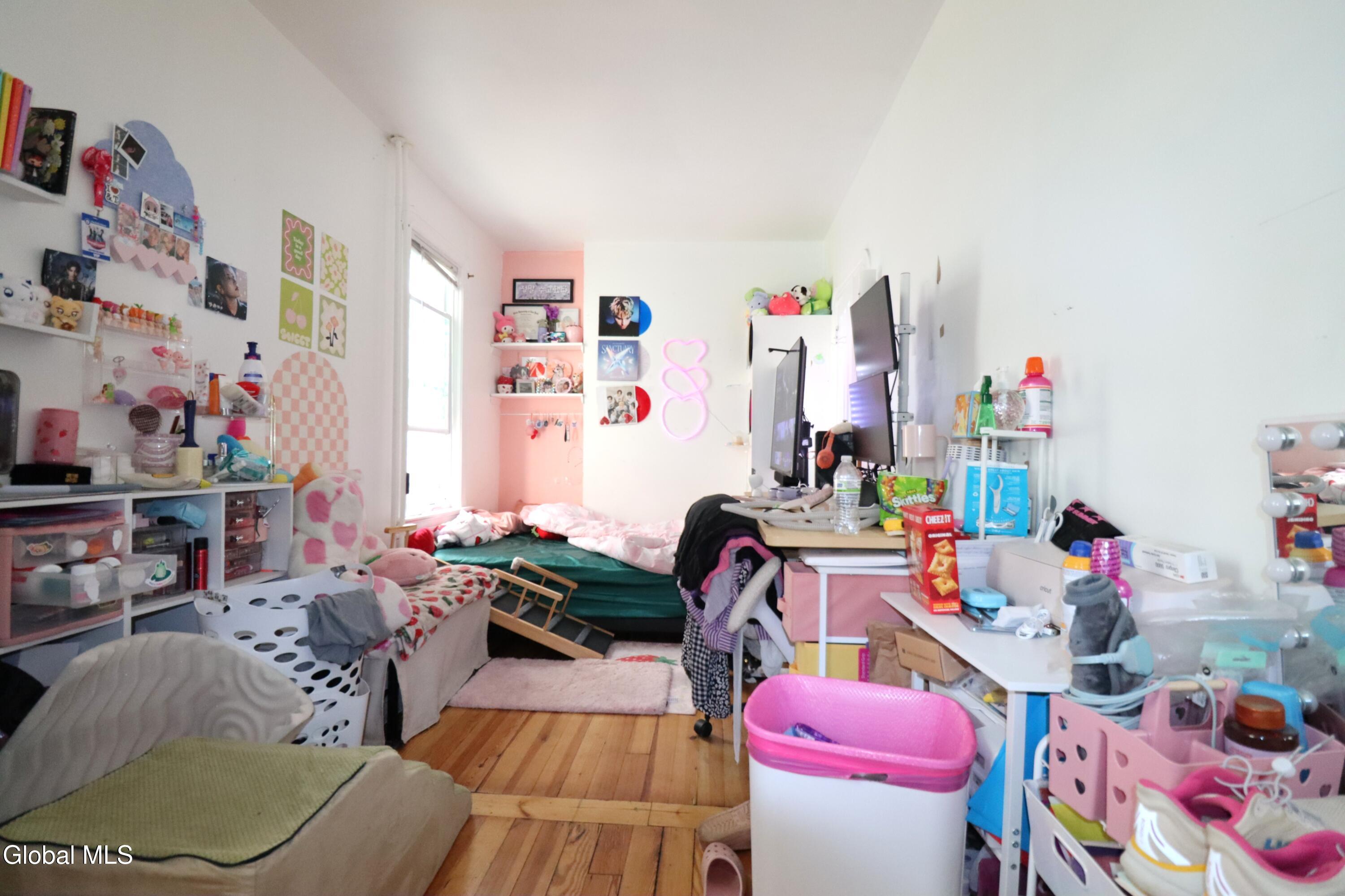 242 Park Place Schenectady NY 12305