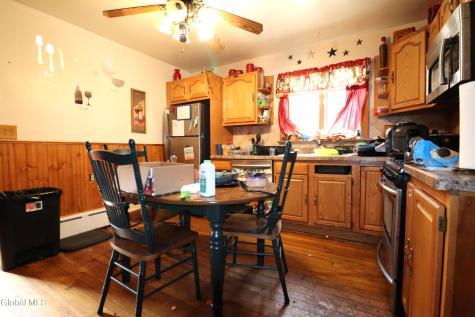 242 Park Place Schenectady NY 12305