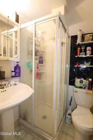 242 Park Place Schenectady NY 12305