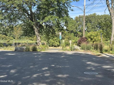 6 Ingersoll Avenue Schenectady NY 12305