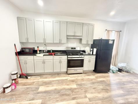 821 Strong Street Schenectady NY 12307