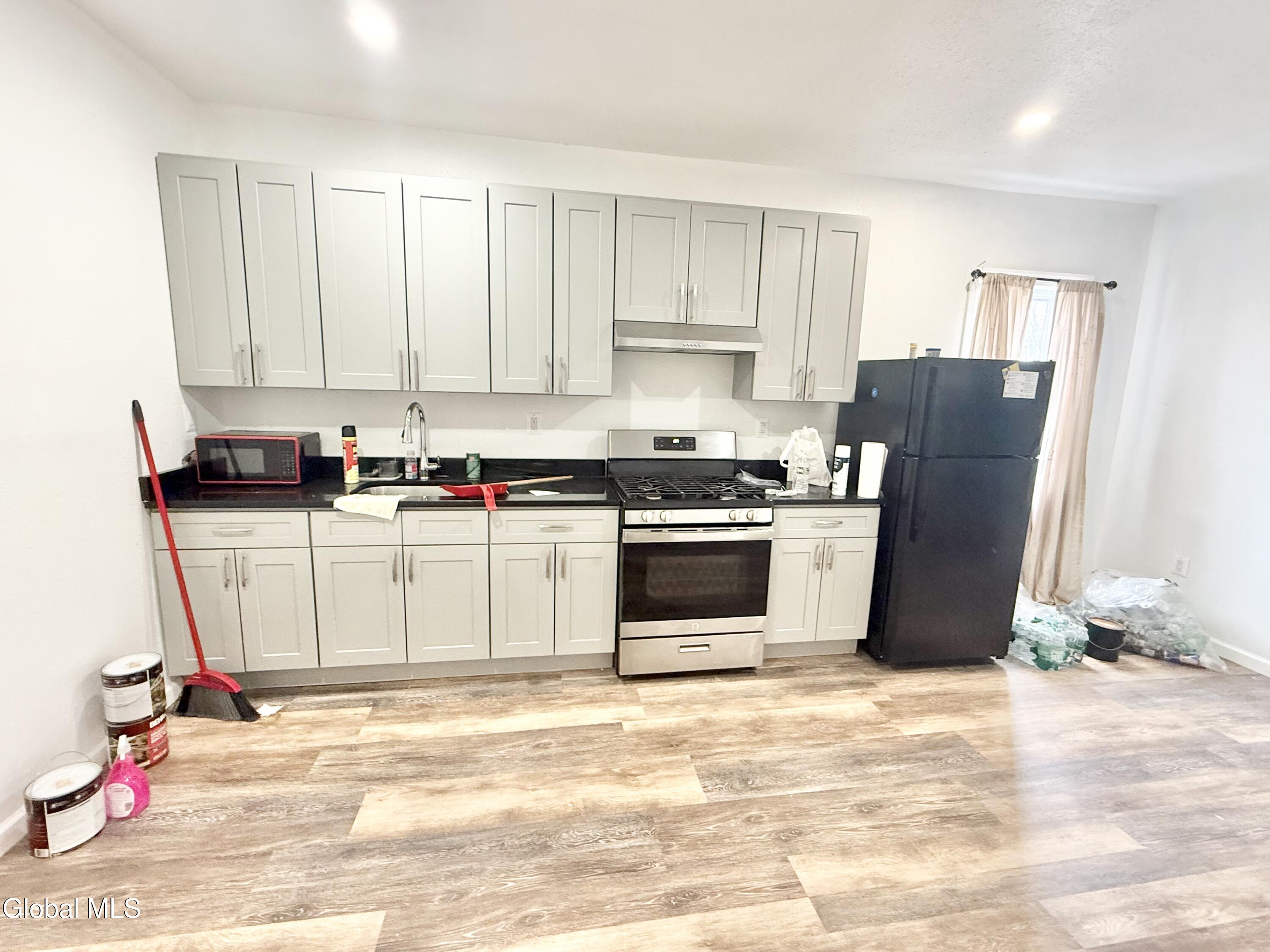 821 Strong Street Schenectady NY 12307