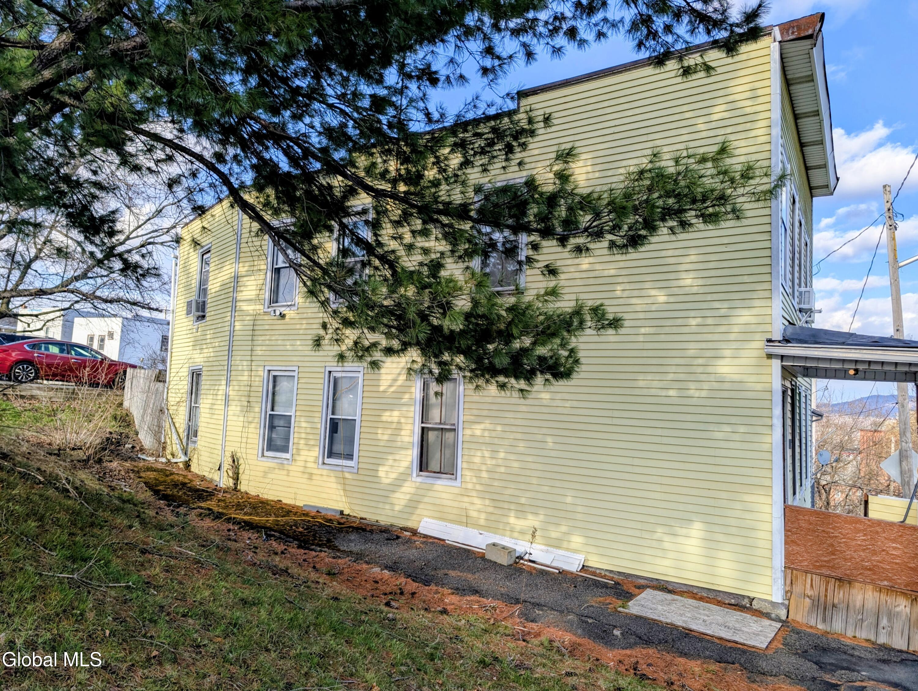 21 Morris Street Cohoes NY 12047