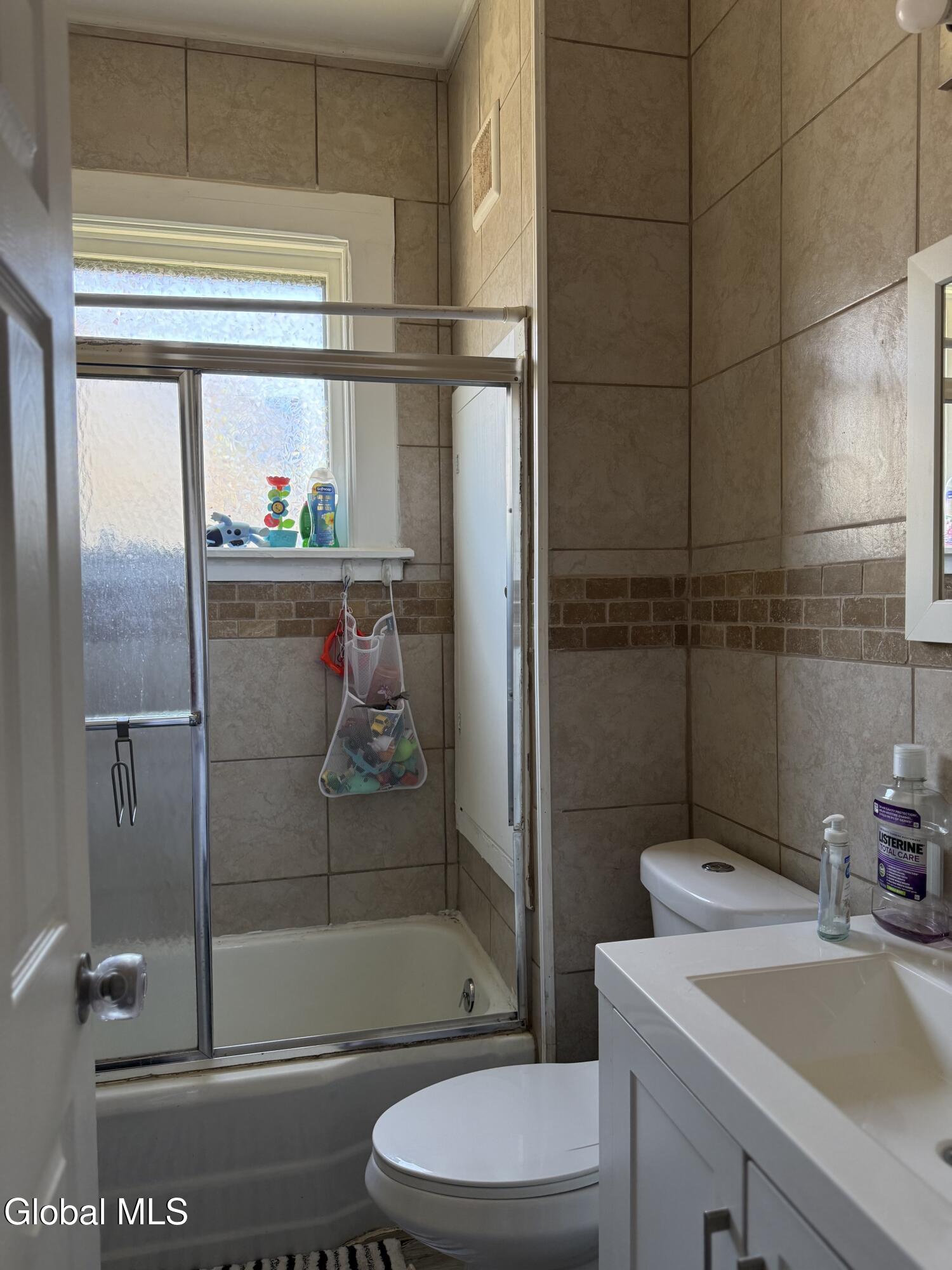 22 E 8th Avenue Gloversville NY 12078