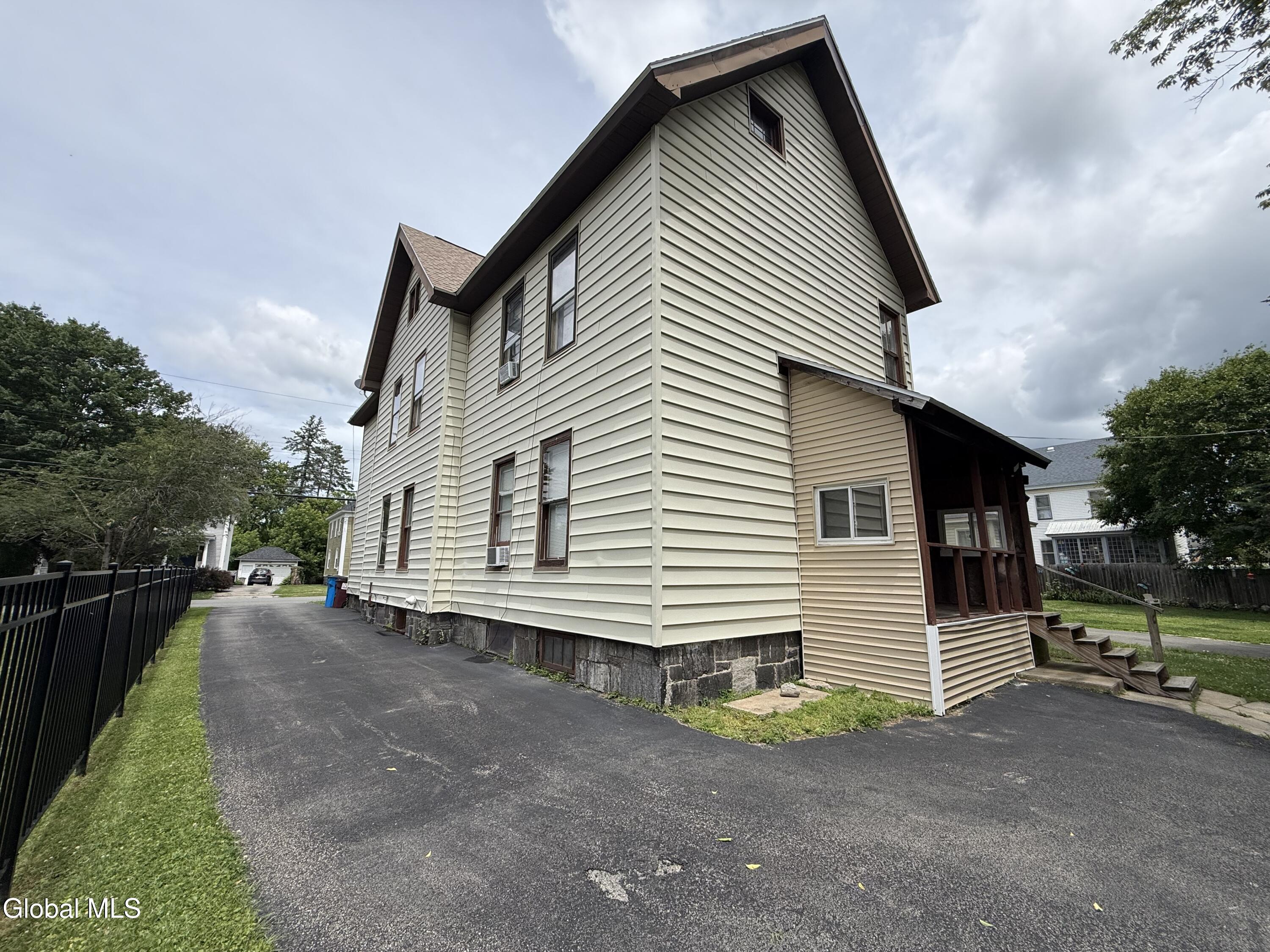 22 E 8th Avenue Gloversville NY 12078