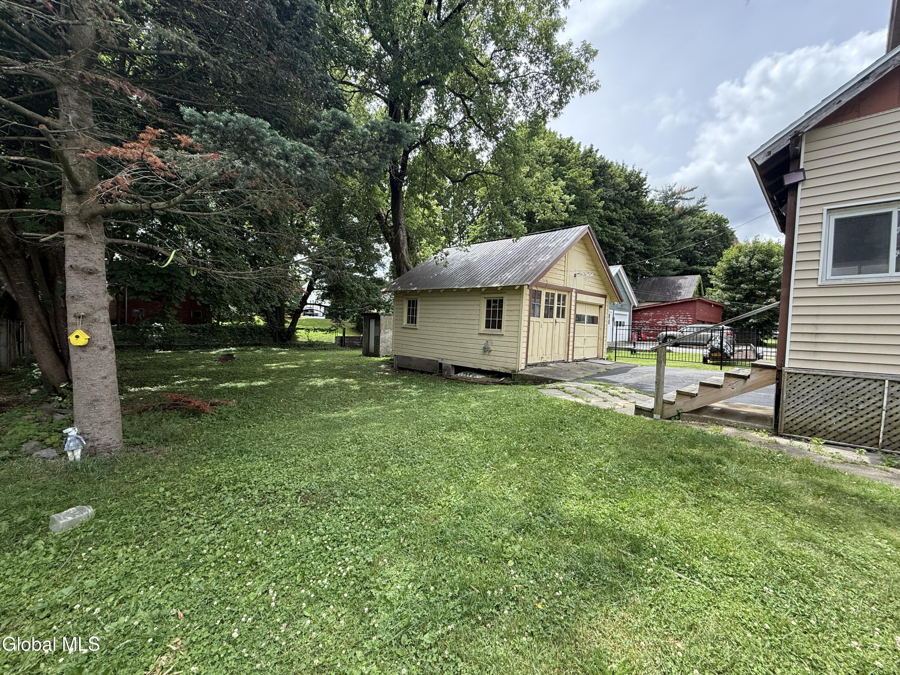 22 E 8th Avenue Gloversville NY 12078