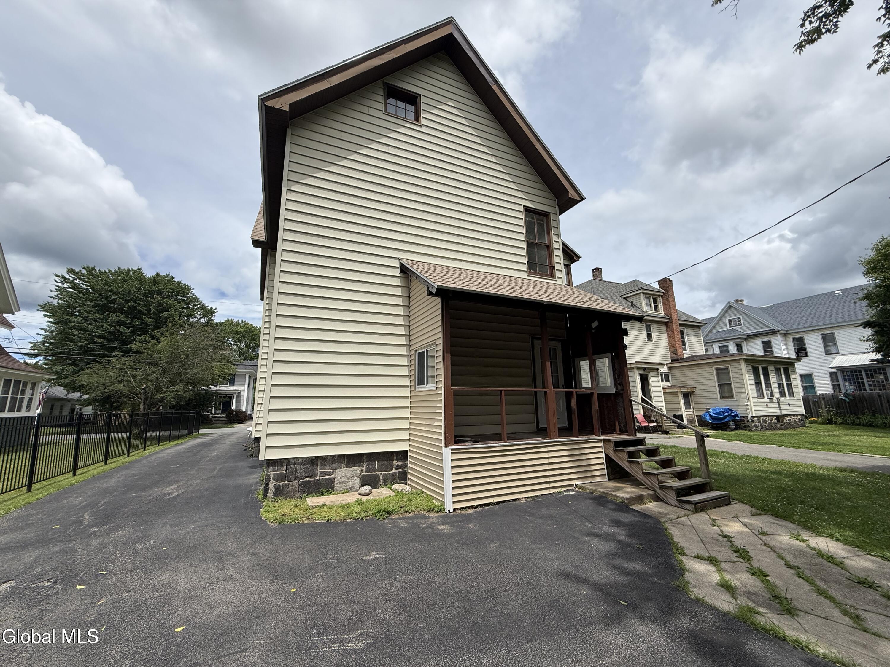 22 E 8th Avenue Gloversville NY 12078