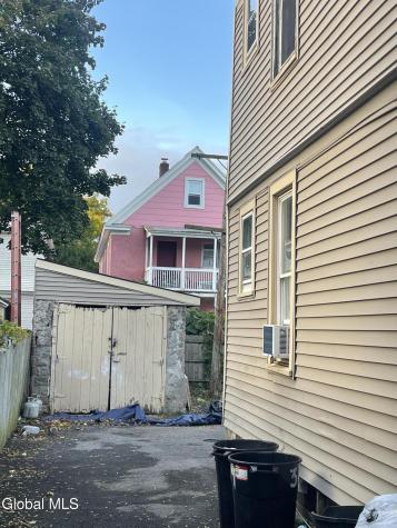 23 Robinson Street Schenectady NY 12304