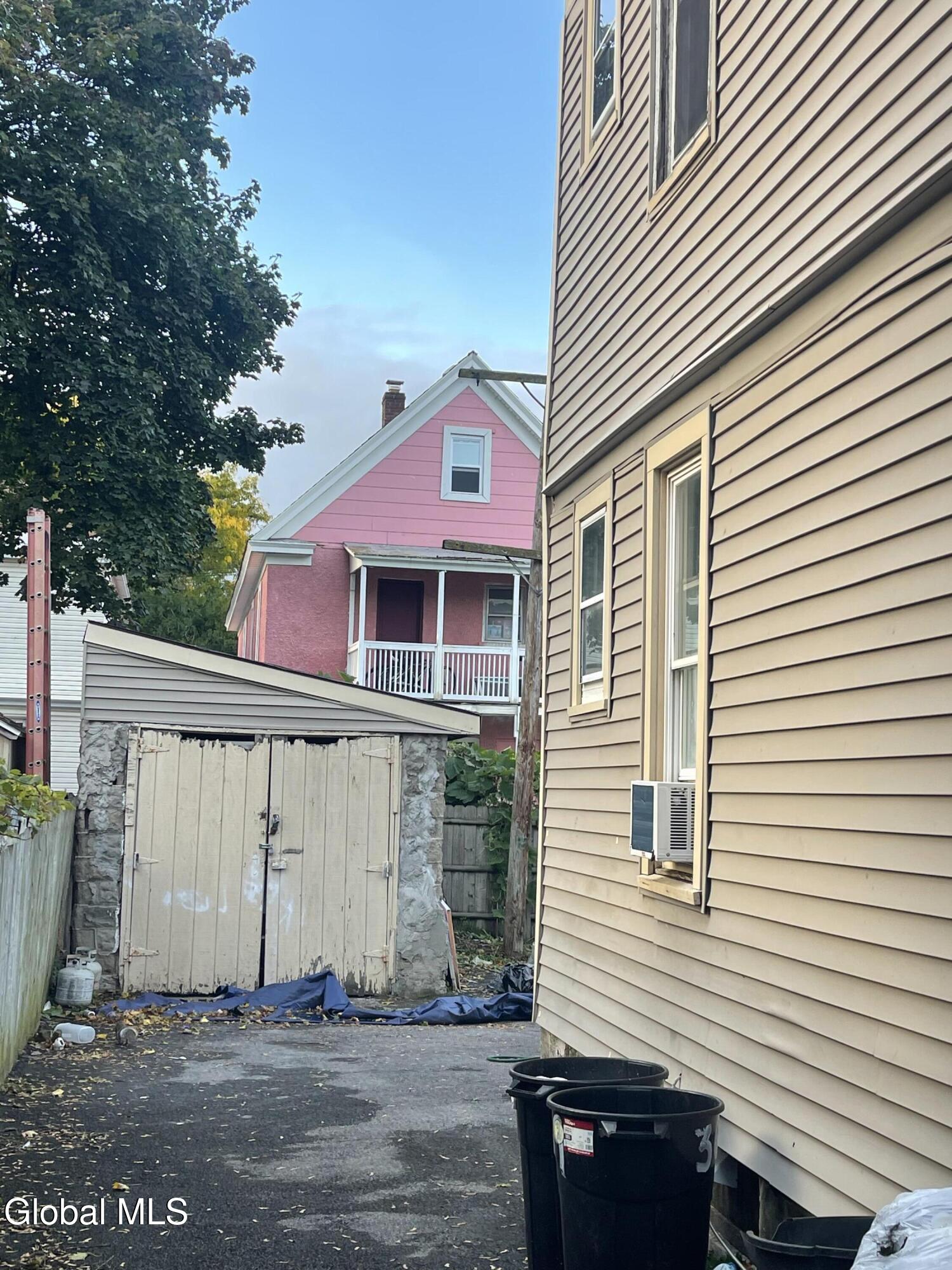 23 Robinson Street Schenectady NY 12304