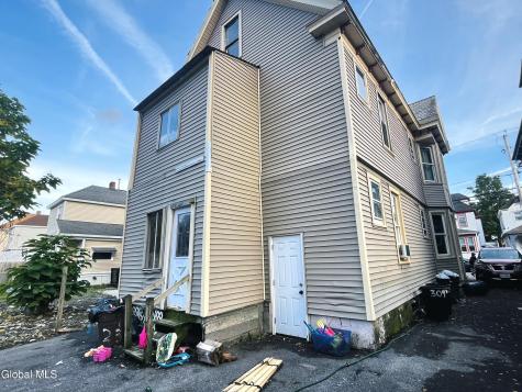 23 Robinson Street Schenectady NY 12304