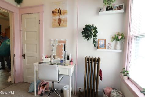 1764 Avenue B Schenectady NY 12308