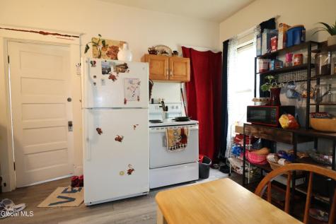 1764 Avenue B Schenectady NY 12308