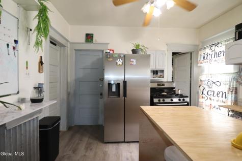 1764 Avenue B Schenectady NY 12308