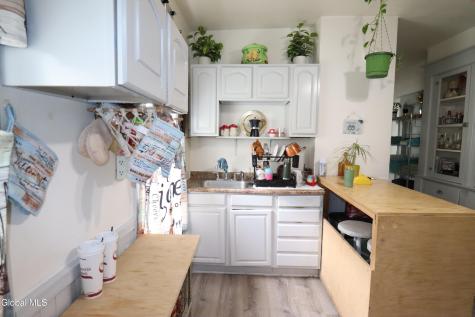 1764 Avenue B Schenectady NY 12308