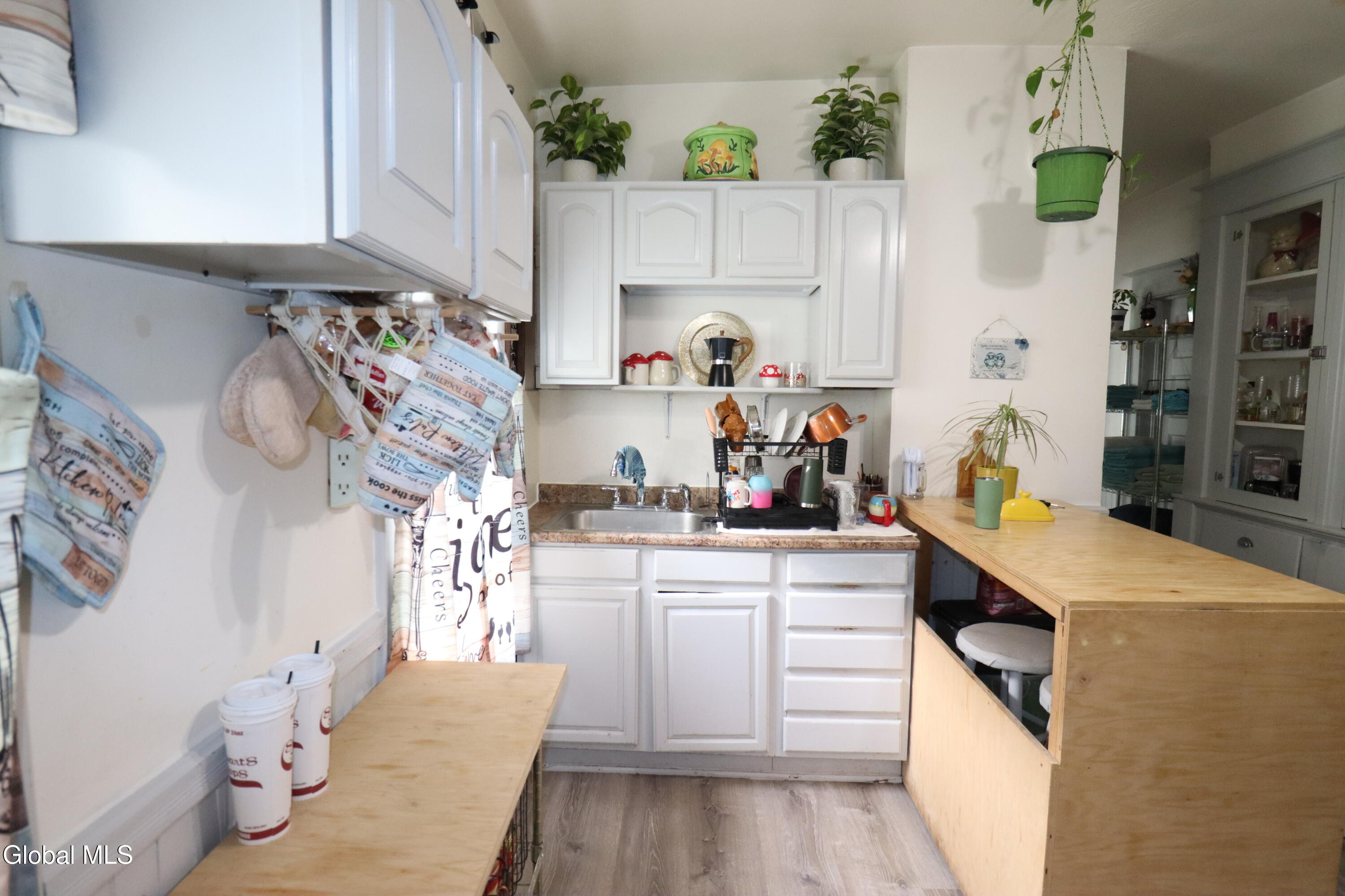 1764 Avenue B Schenectady NY 12308