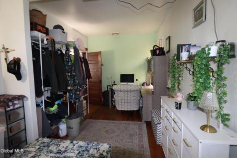 1764 Avenue B Schenectady NY 12308